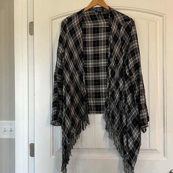 Torrid Black Plaid Fringe Kimono Cardigan wrap Medium or Large - Picture 1 of 8